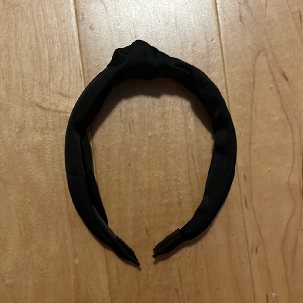 BLACK HAIR BAND